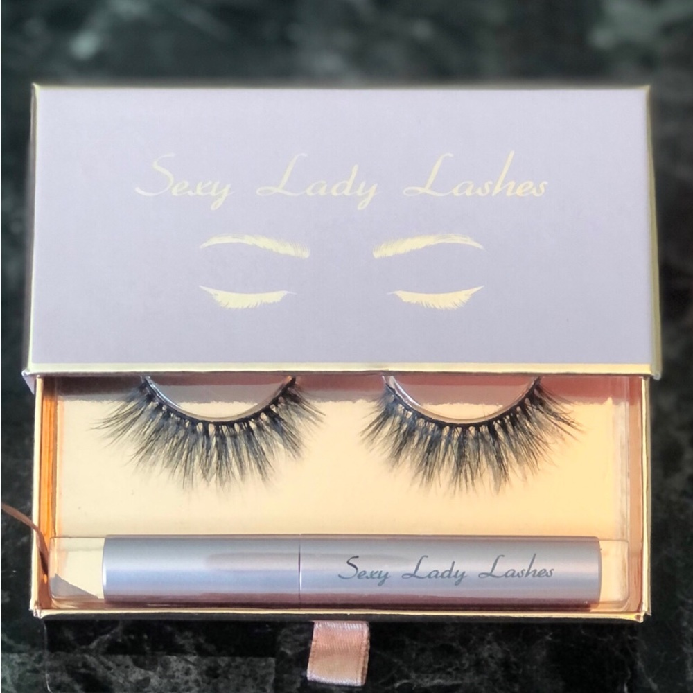 Strip lashes